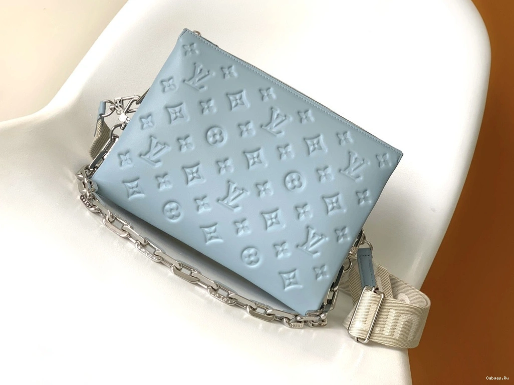 PM-26*20*12cm LOUIS VUITTON COUSSIN 0120